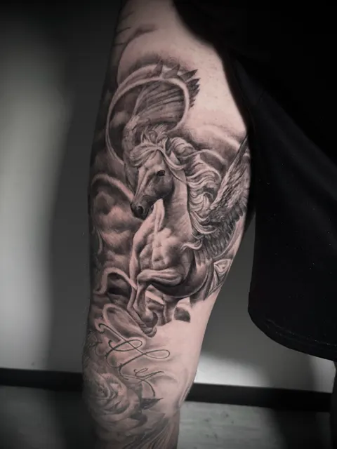 Un lavoro di Massimiliano da White Garden Tattoo a Roma